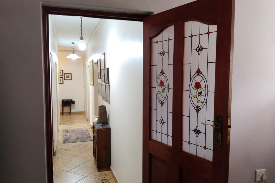 5 Bedroom Property for Sale in Meerhof North West